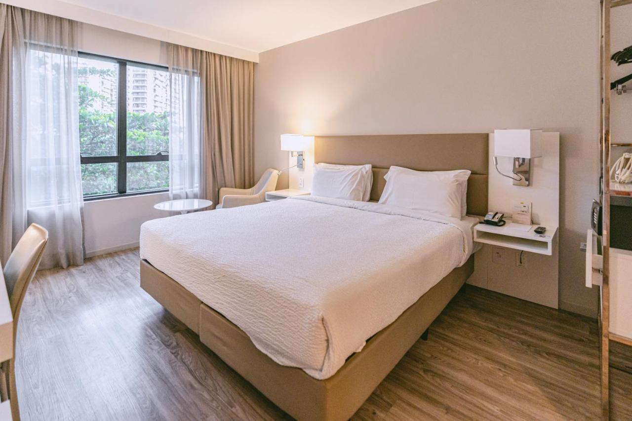ホテル Radisson Rio De Janeiro Barra エクステリア 写真 A room at the hotel