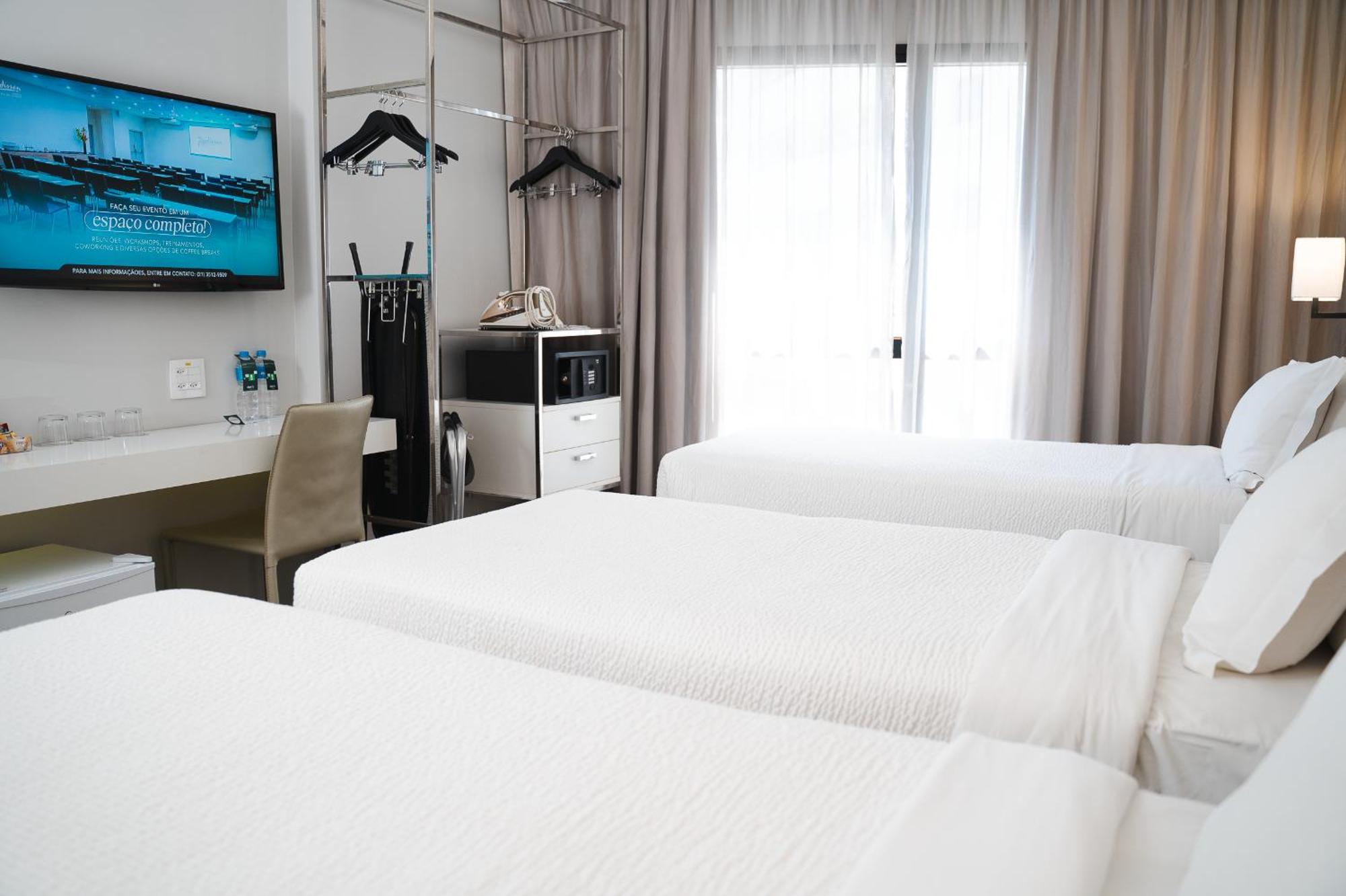 ホテル Radisson Rio De Janeiro Barra エクステリア 写真 A room at the hotel